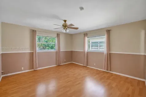 4927 NW 55th Court Tamarac FL 33319