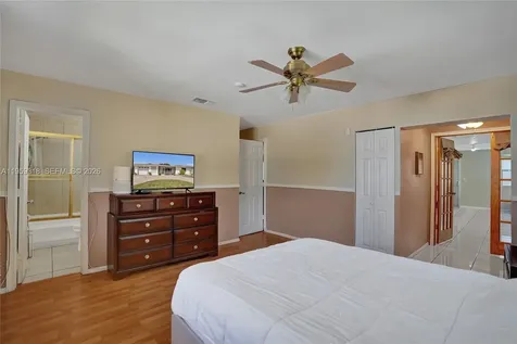 4927 NW 55th Court Tamarac FL 33319