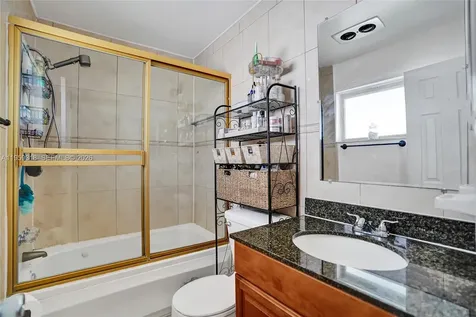4927 NW 55th Court Tamarac FL 33319