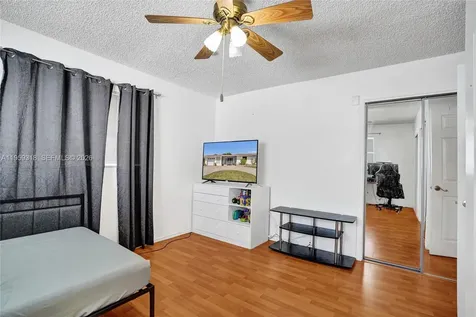 4927 NW 55th Court Tamarac FL 33319
