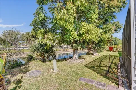 4927 NW 55th Court Tamarac FL 33319