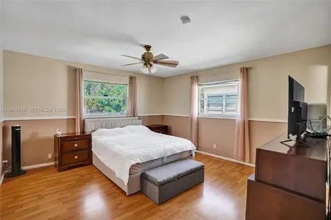 4927 NW 55th Court Tamarac FL 33319