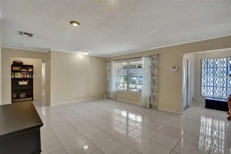 4927 NW 55th Court Tamarac FL 33319