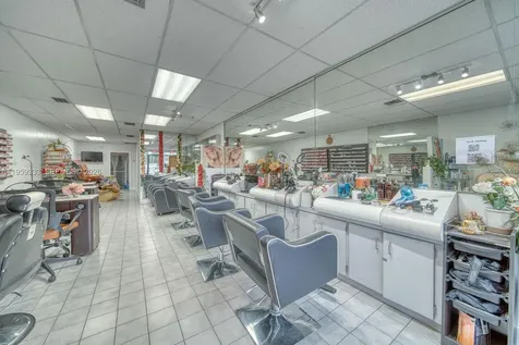 Full-service Beauty Salon For Sale In Sweetwater Sweetwater FL 33174