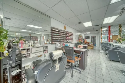 Full-service Beauty Salon For Sale In Sweetwater Sweetwater FL 33174