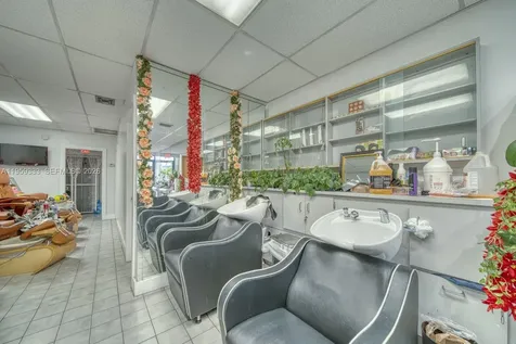 Full-service Beauty Salon For Sale In Sweetwater Sweetwater FL 33174