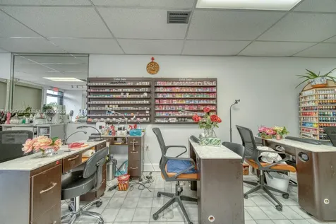 Full-service Beauty Salon For Sale In Sweetwater Sweetwater FL 33174