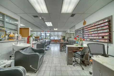 Full-service Beauty Salon For Sale In Sweetwater Sweetwater FL 33174