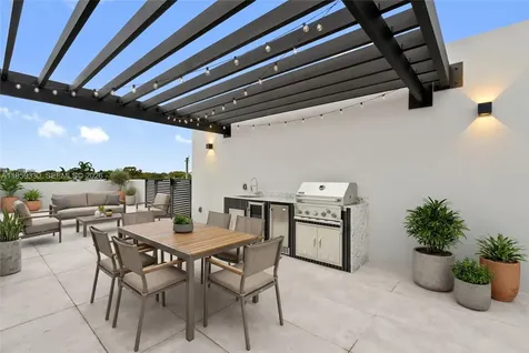 1431 SW 20th Street Miami FL 33145
