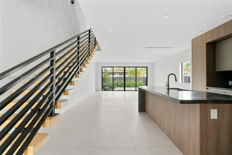 1431 SW 20th Street Miami FL 33145