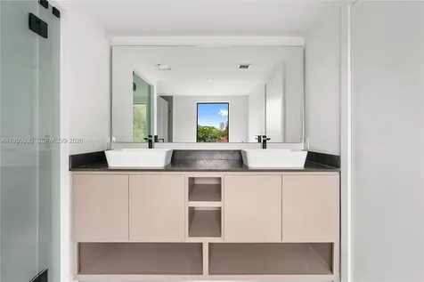 1431 SW 20th Street Miami FL 33145