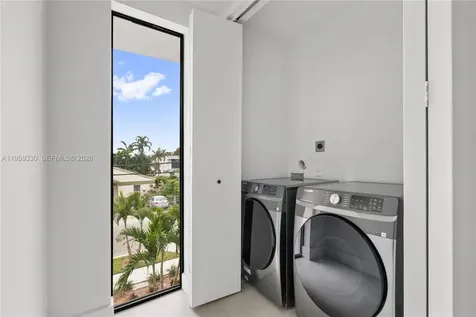 1431 SW 20th Street Miami FL 33145