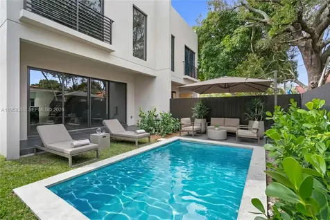 1431 SW 20th Street Miami FL 33145