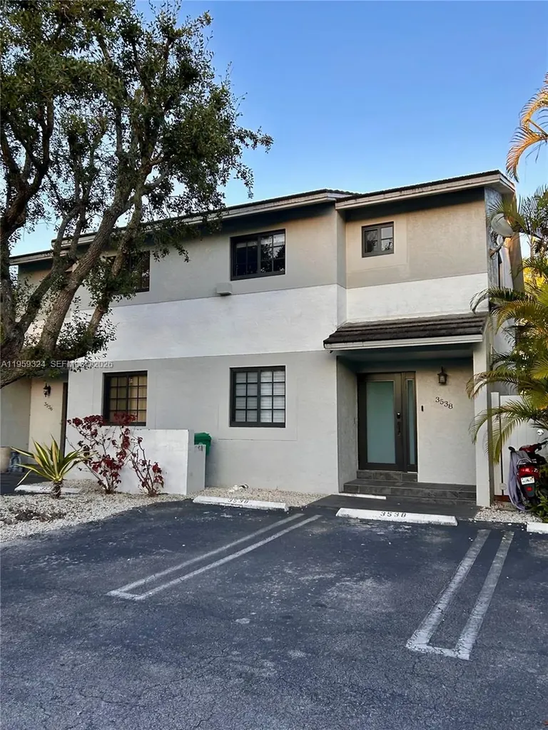 3538 SW 17th Street Miami FL 33145
