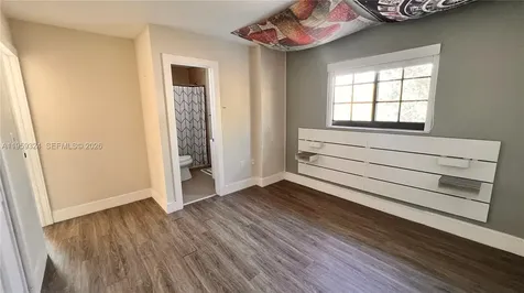 3538 SW 17th Street Miami FL 33145