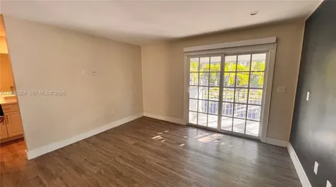 3538 SW 17th Street Miami FL 33145