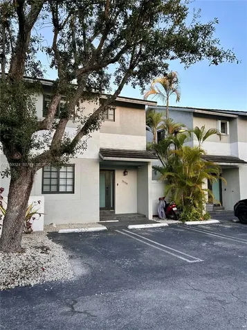 3538 SW 17th Street Miami FL 33145