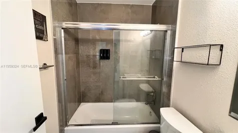 3538 SW 17th Street Miami FL 33145