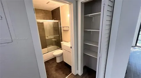 3538 SW 17th Street Miami FL 33145