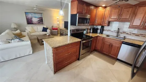 4072 Ventnor P Deerfield Beach FL 33442
