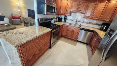 4072 Ventnor P Deerfield Beach FL 33442