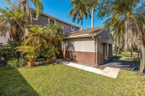 20709 NW 1st Street Pembroke Pines FL 33029