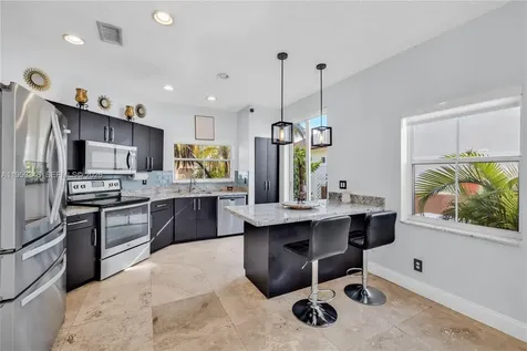 20709 NW 1st Street Pembroke Pines FL 33029