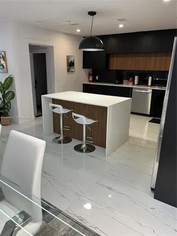 39 SE 7th Street Dania Beach FL 33004