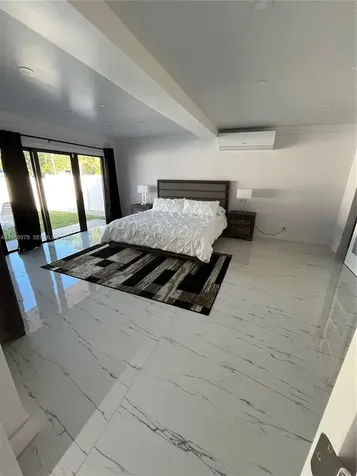 39 SE 7th Street Dania Beach FL 33004