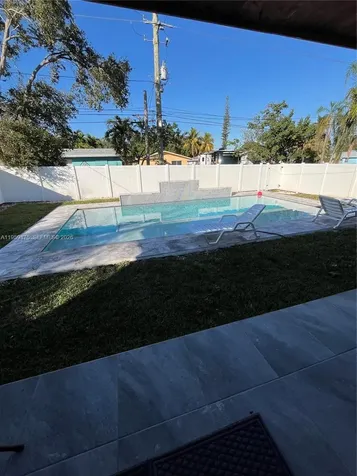 39 SE 7th Street Dania Beach FL 33004