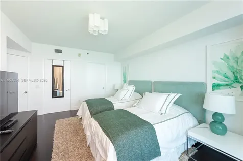 2711 S Ocean Drive Hollywood FL 33019