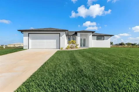 1523 NE 19 Avenue Cape Coral FL 33909