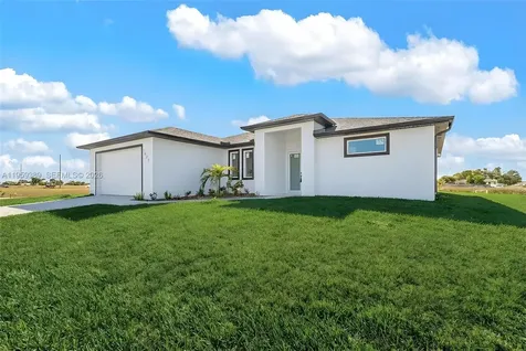 1523 NE 19 Avenue Cape Coral FL 33909
