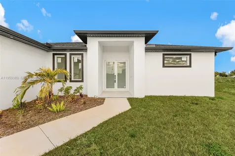 1523 NE 19 Avenue Cape Coral FL 33909
