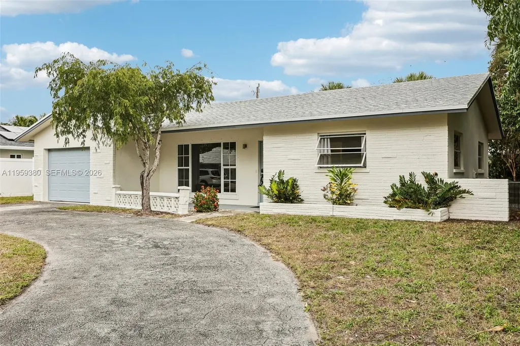 2720 NE 25th Terrace Boca Raton FL 33431