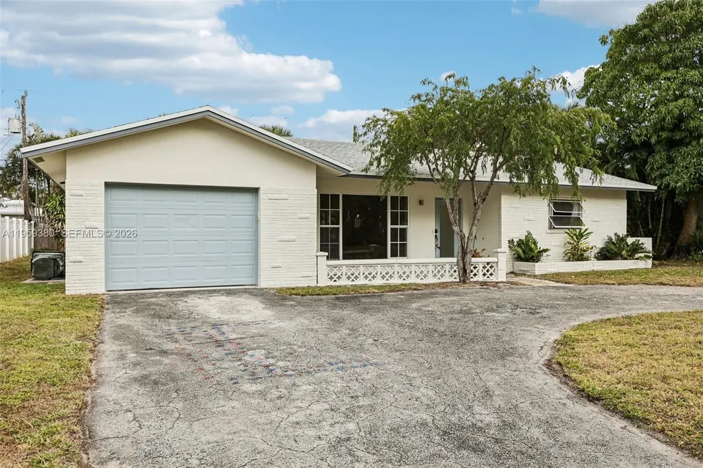 2720 NE 25th Terrace Boca Raton FL 33431