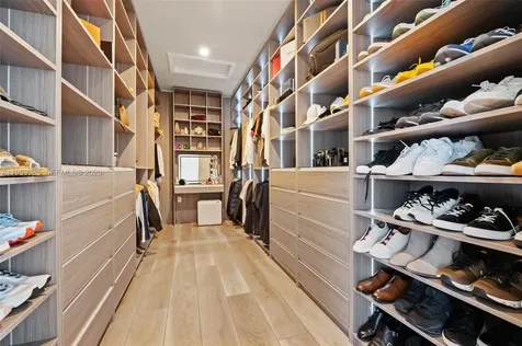 8118 NW 46th Terrace Doral FL 33166