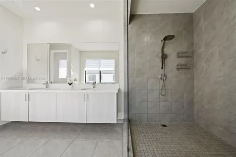 8118 NW 46th Terrace Doral FL 33166