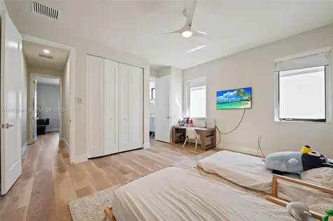 8118 NW 46th Terrace Doral FL 33166