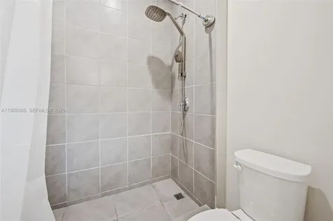 8118 NW 46th Terrace Doral FL 33166