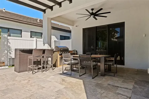 8118 NW 46th Terrace Doral FL 33166