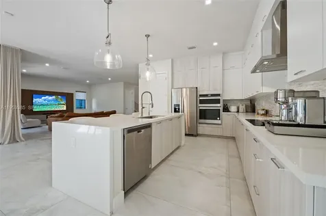 8118 NW 46th Terrace Doral FL 33166