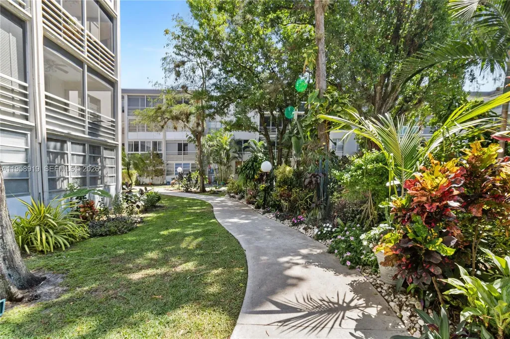 4850 NW 29th Court Lauderdale Lakes FL 33313