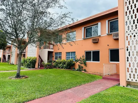 3670 SW 10th Street Miami FL 33135