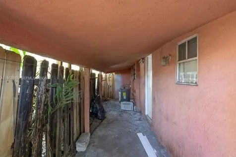 914 NW 80th Street Miami FL 33150