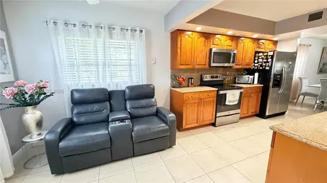 1200 SW 130th Avenue Pembroke Pines FL 33027