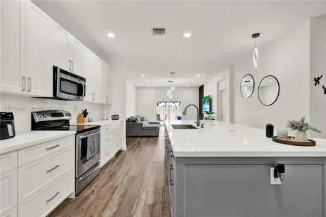 3472 NE 2nd Street Homestead FL 33033
