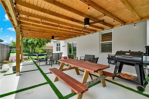 3472 NE 2nd Street Homestead FL 33033