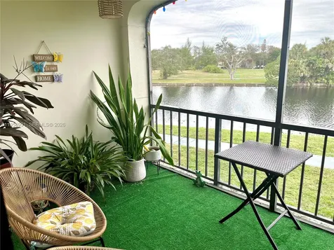 3760 Inverrary Drive Lauderhill FL 33319