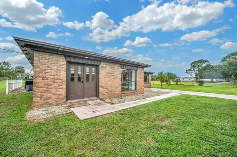 1803 E Easy Street Fort Pierce FL 34982